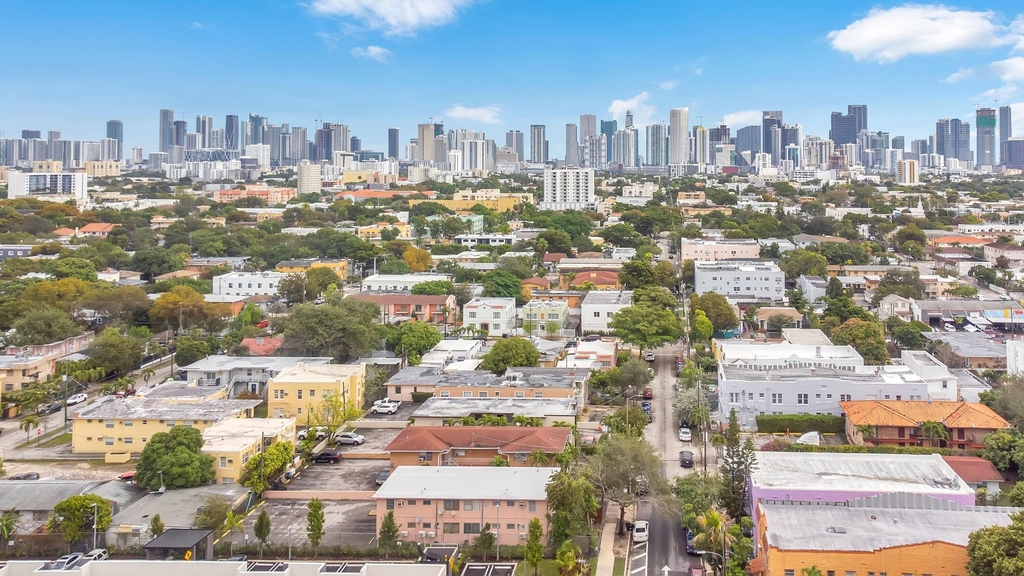 1554 Sw 5th Street - Photo 9