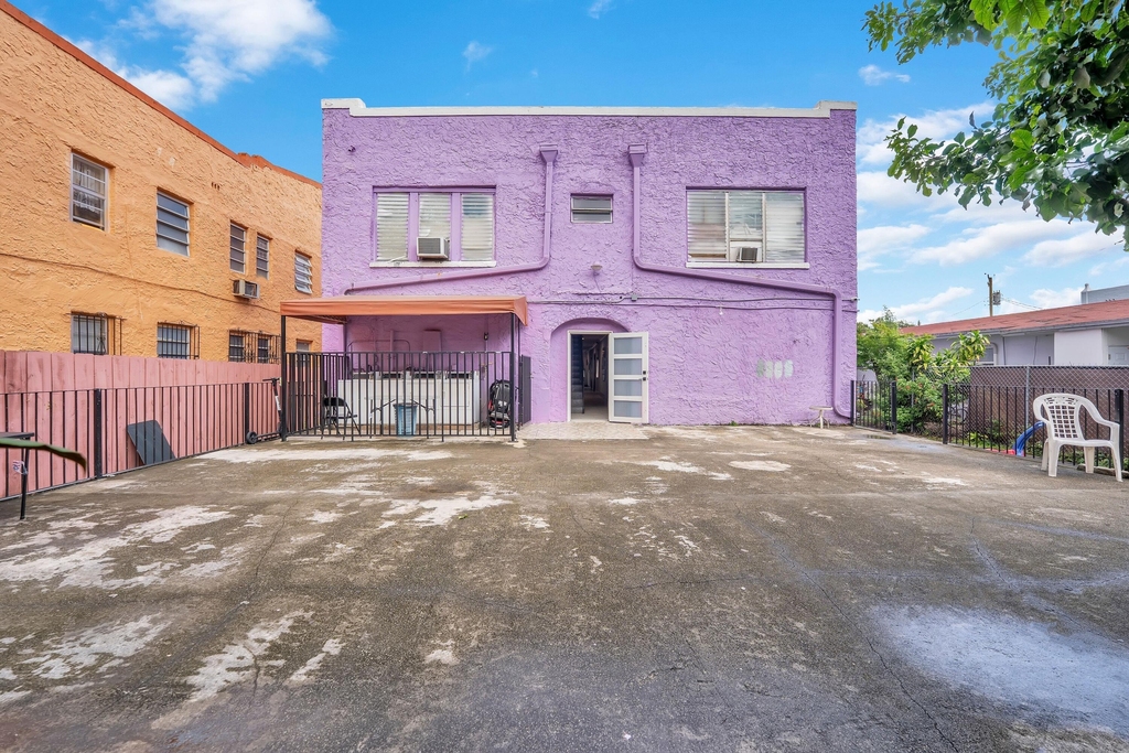 1554 Sw 5th Street - Photo 7