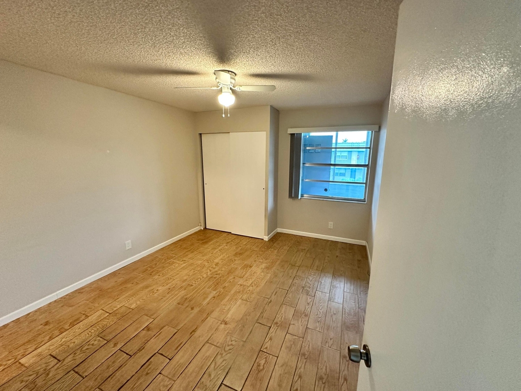 811 Flanders Q - Photo 9