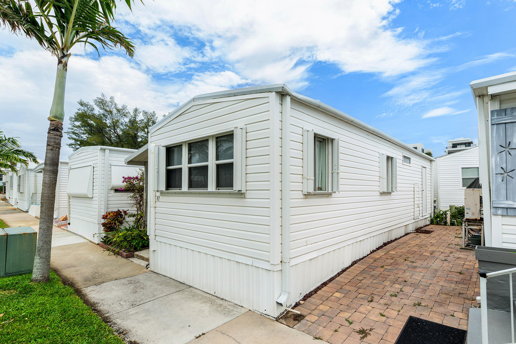 7 Ruthmary Avenue - Photo 1
