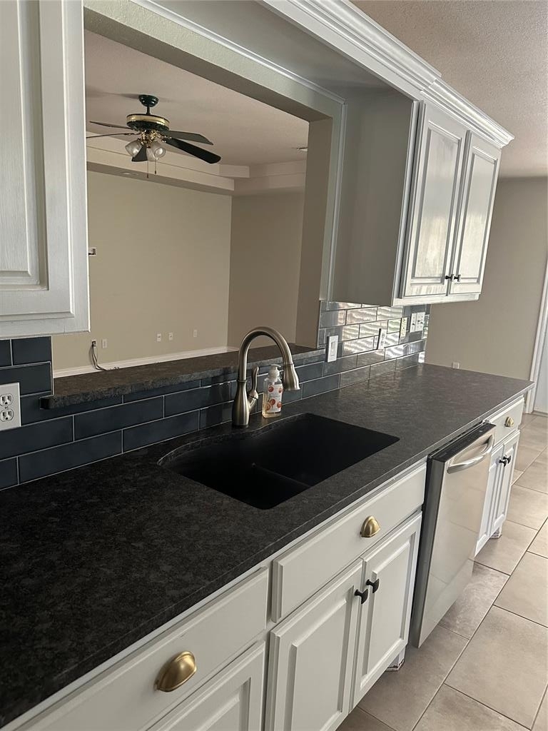 2807 Belknap Avenue - Photo 25