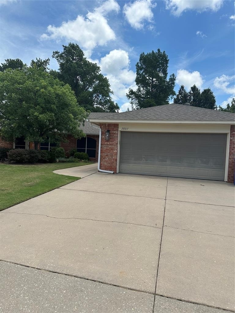 2807 Belknap Avenue - Photo 0