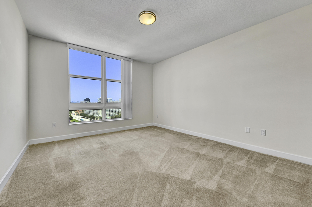 550 Okeechobee Boulevard - Photo 7
