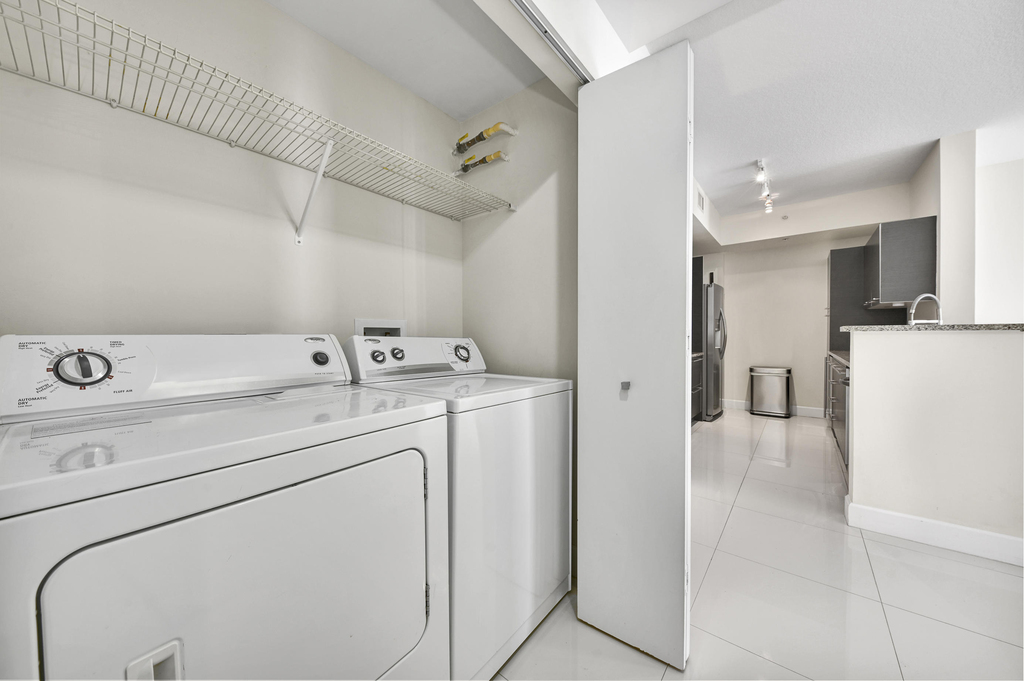 550 Okeechobee Boulevard - Photo 9