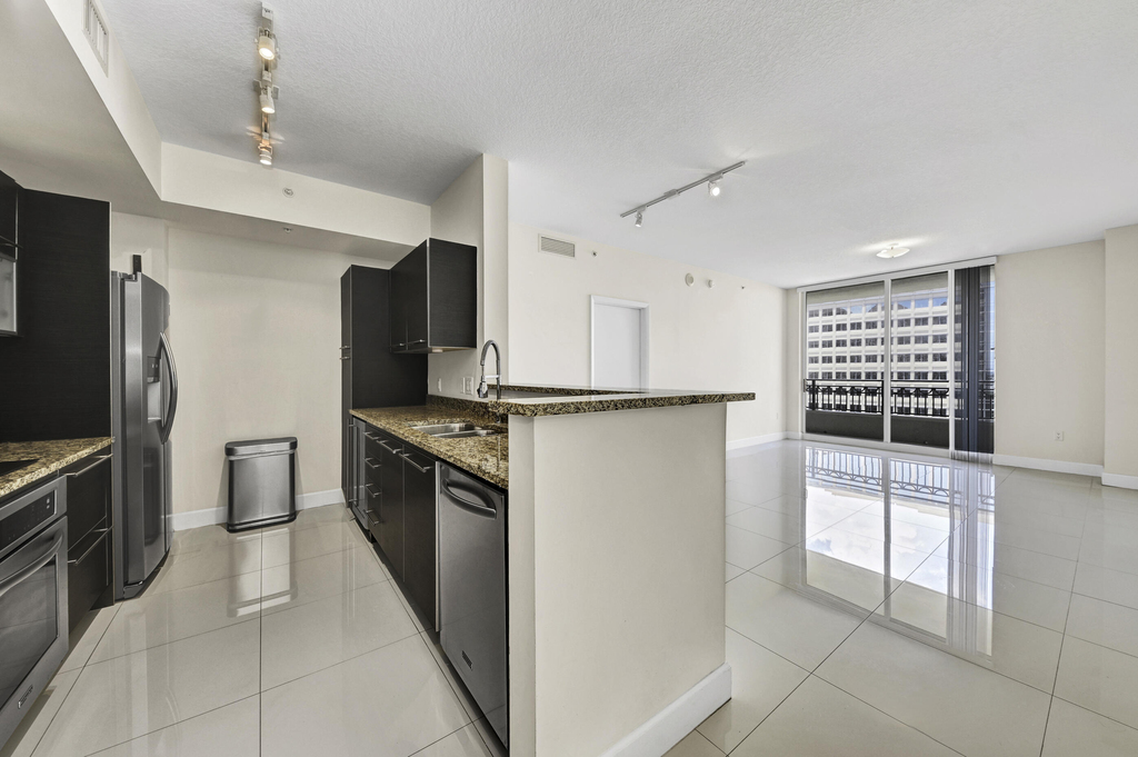 550 Okeechobee Boulevard - Photo 1