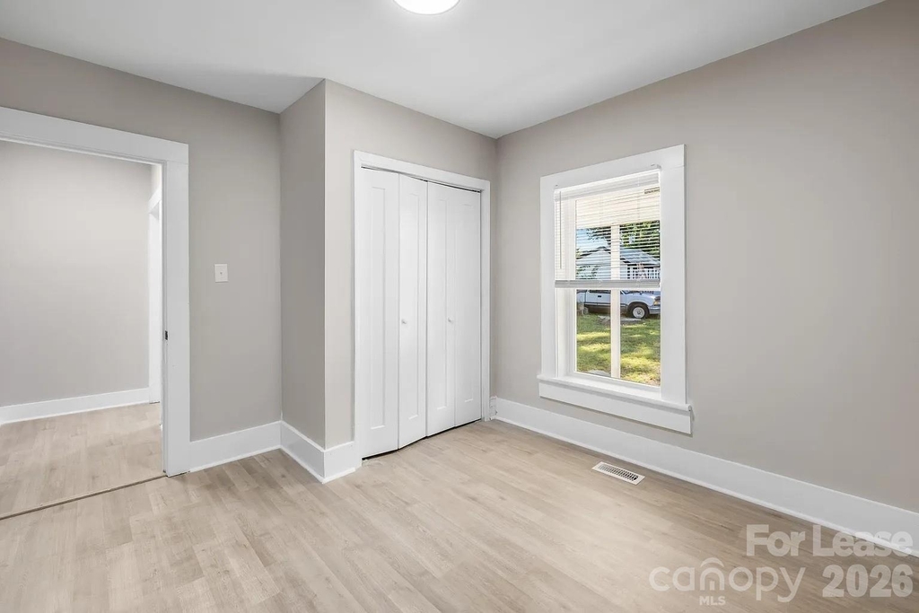 227 N Magnolia Street - Photo 10
