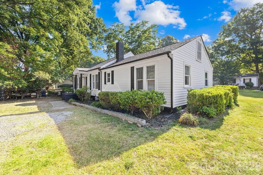 227 N Magnolia Street - Photo 17