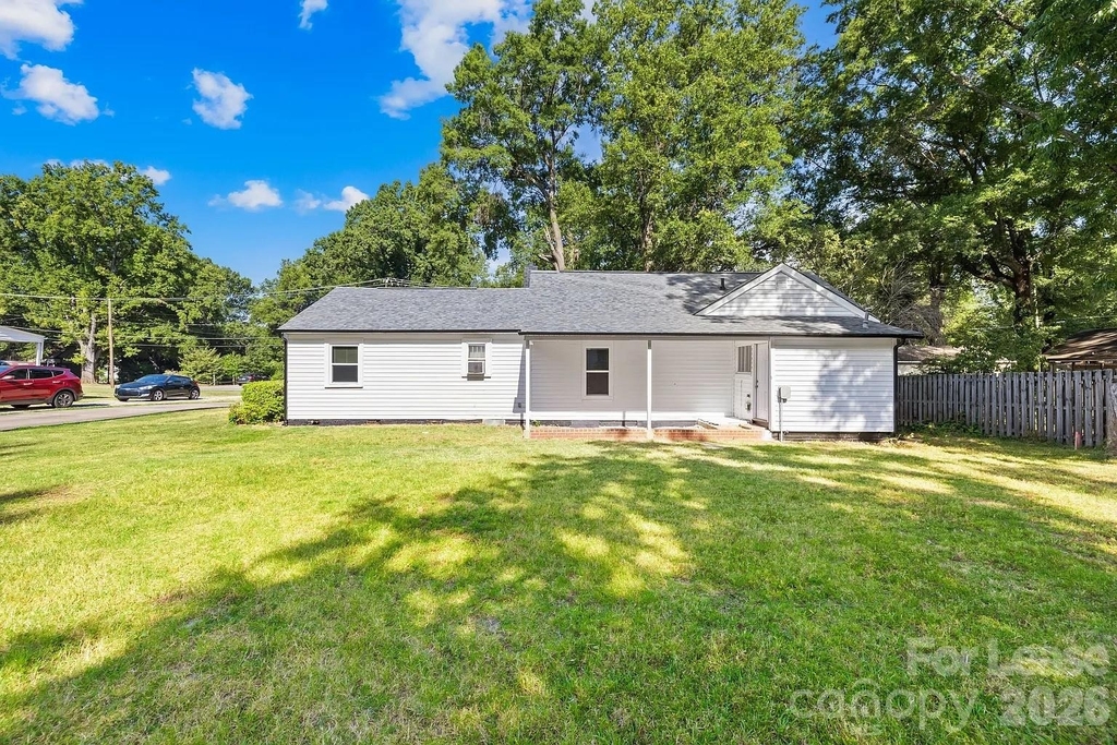 227 N Magnolia Street - Photo 16