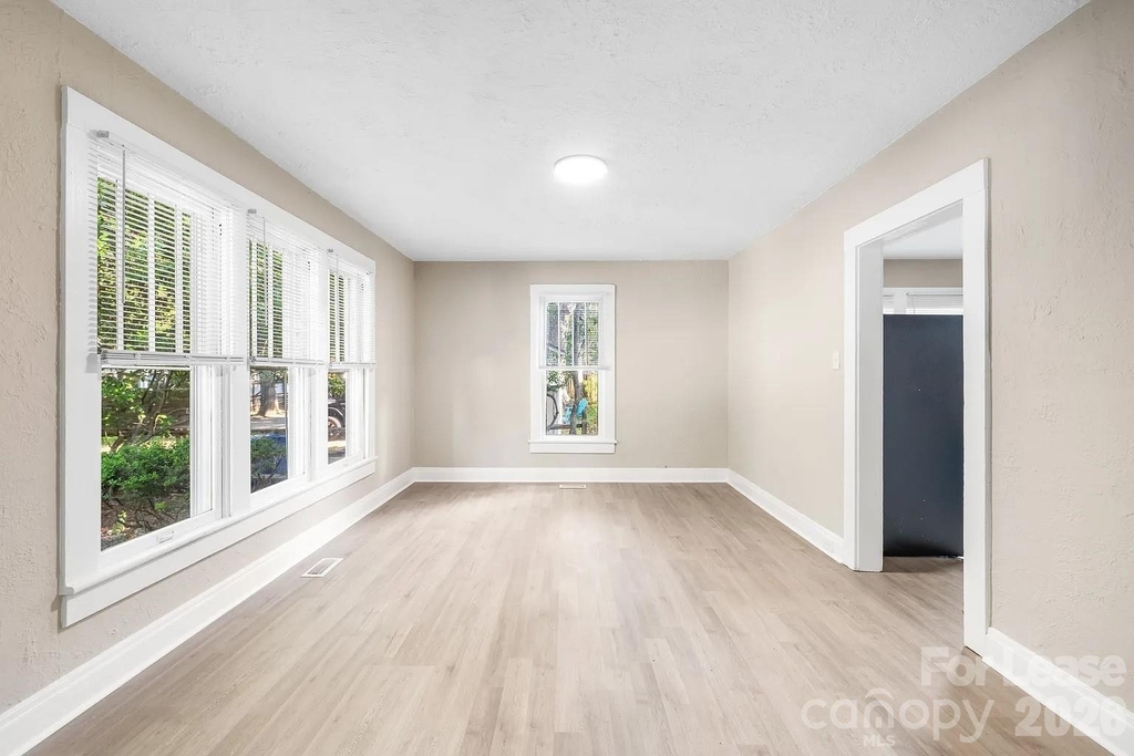 227 N Magnolia Street - Photo 4