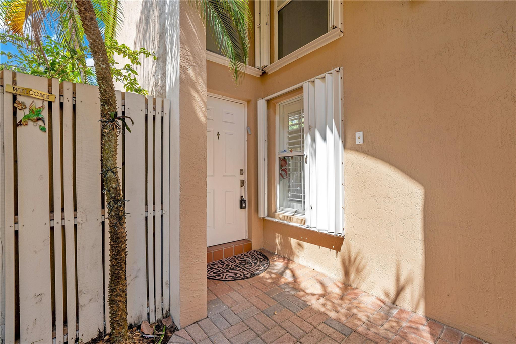 1840 Sweetbay Way - Photo 4