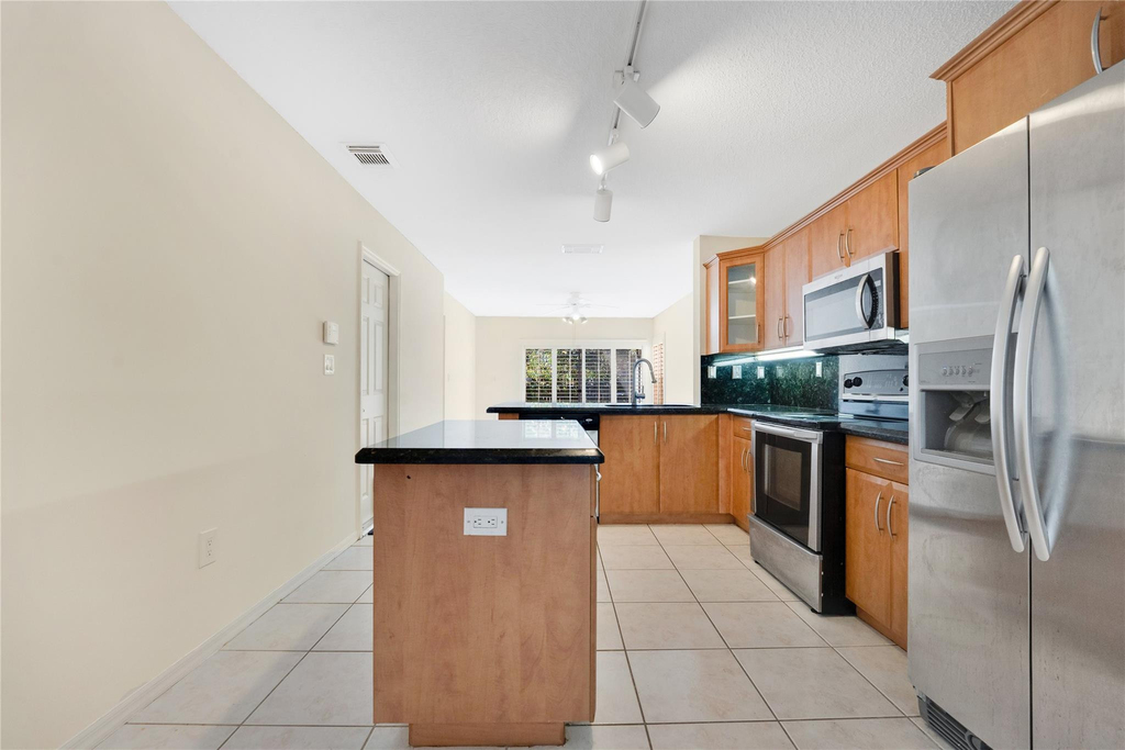 1840 Sweetbay Way - Photo 21