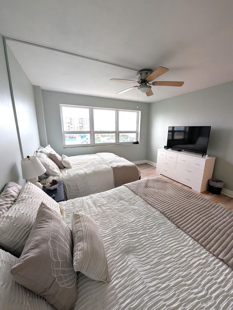 133 N Pompano Beach Boulevard - Photo 10
