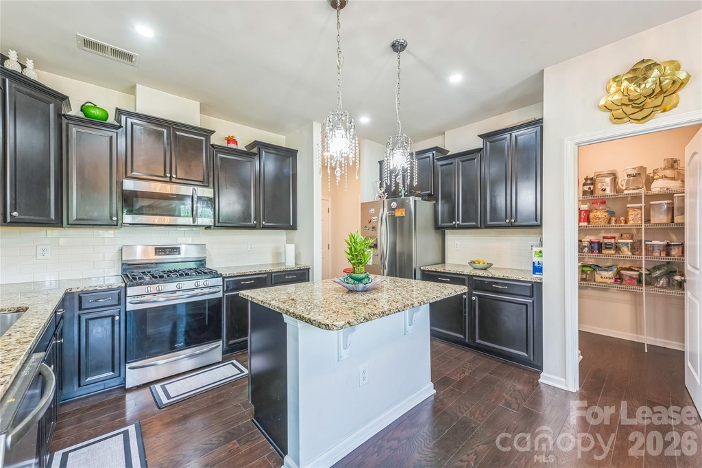 1012 Leland Drive - Photo 8