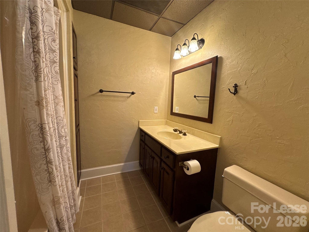 8024 Bradford Lane - Photo 11