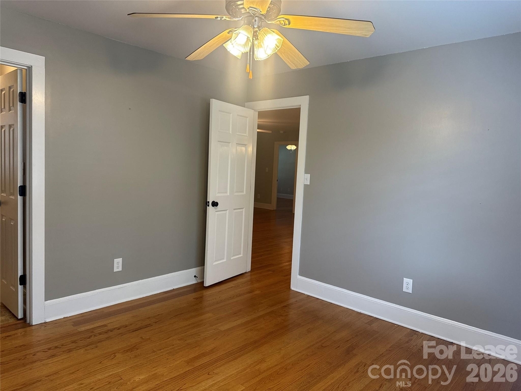 8024 Bradford Lane - Photo 4