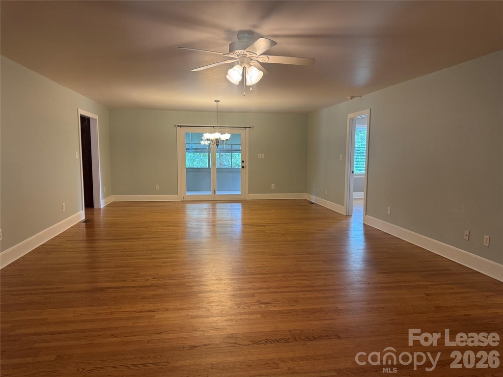 8024 Bradford Lane - Photo 3