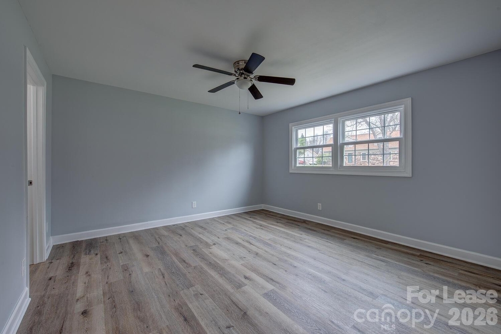 1048 Avondale Road - Photo 4