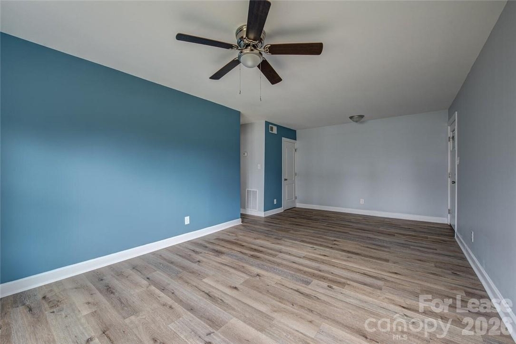 1048 Avondale Road - Photo 3