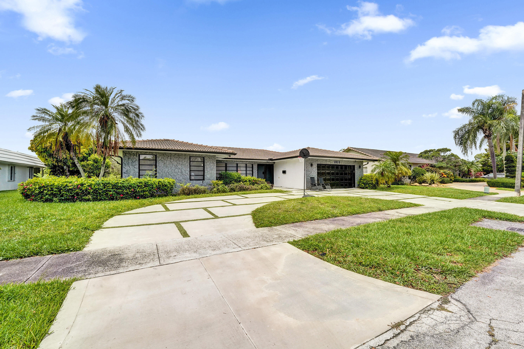 3630 N 55th Avenue - Photo 2