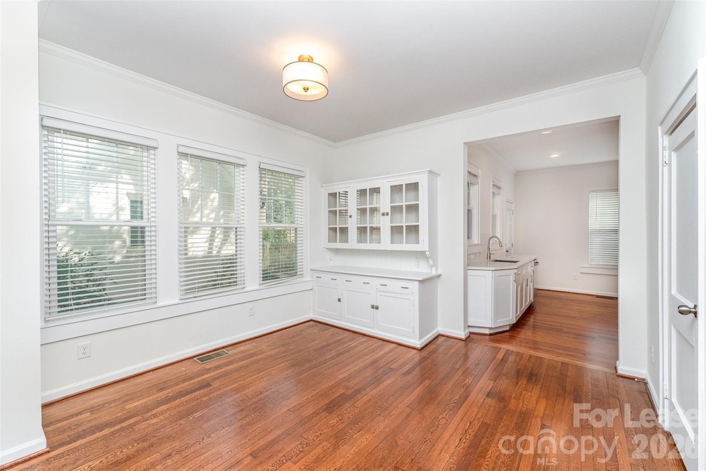2110 Dartmouth Place - Photo 5