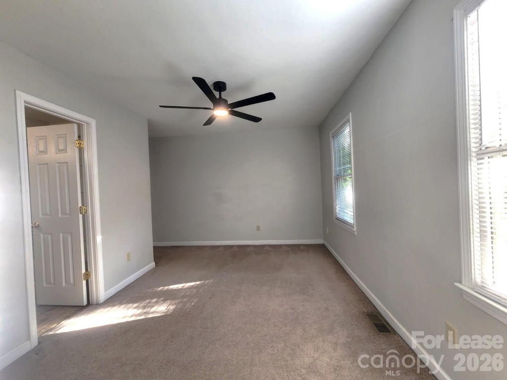 3317 Windsor Drive - Photo 12