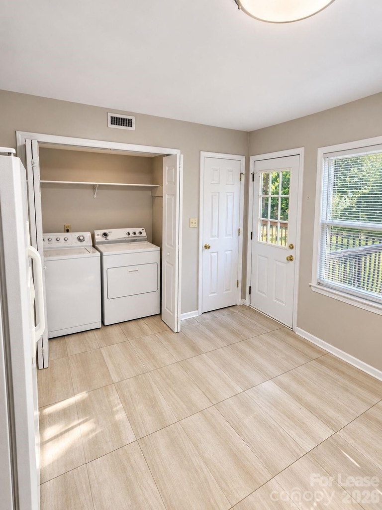 3317 Windsor Drive - Photo 10