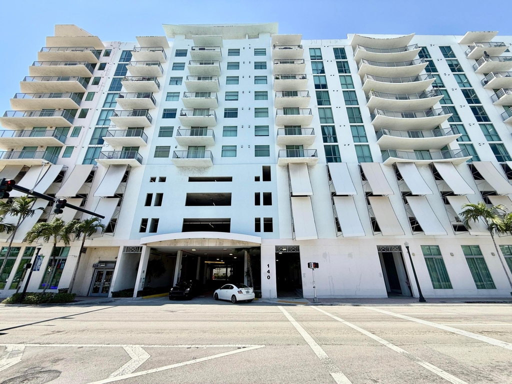 140 S Dixie Highway - Photo 1