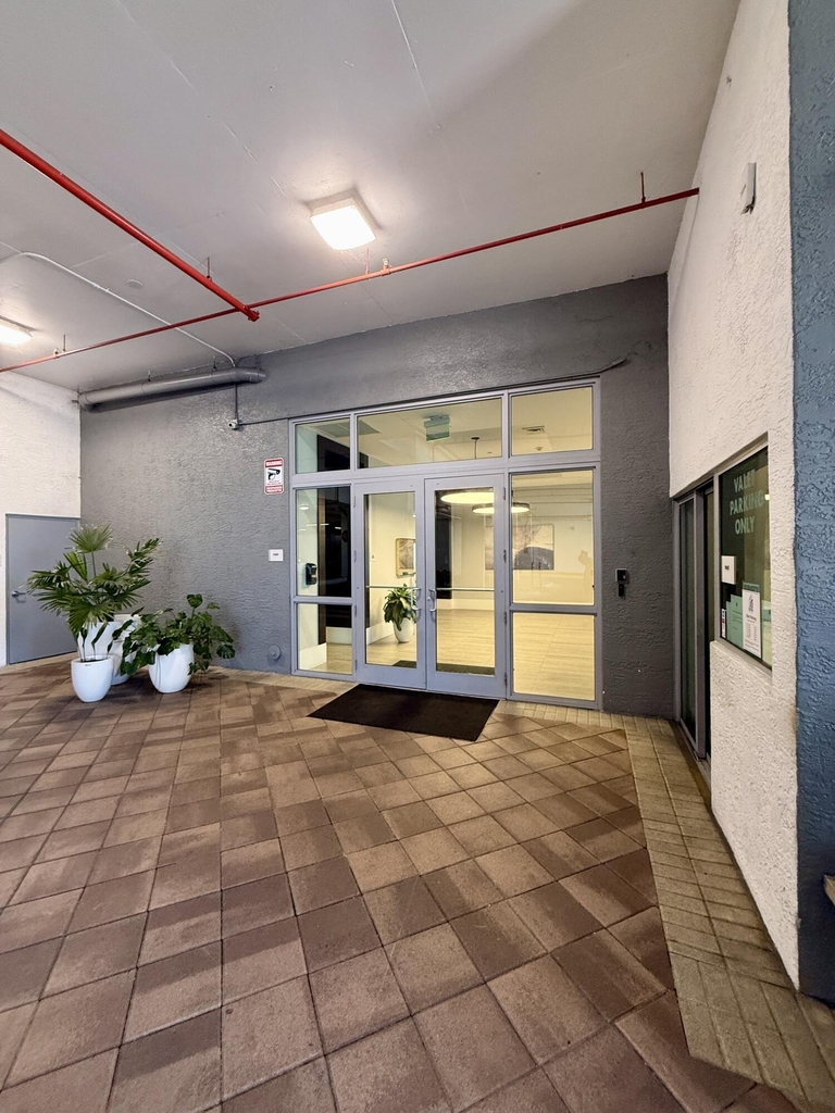 140 S Dixie Highway - Photo 5