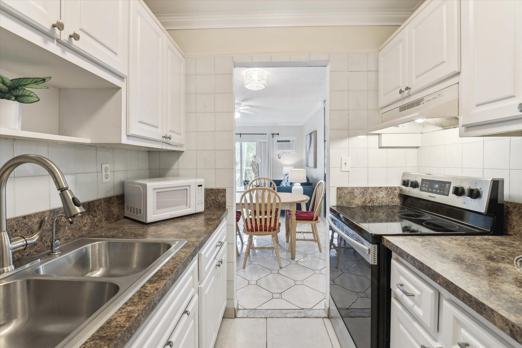 720 Orton Avenue - Photo 3