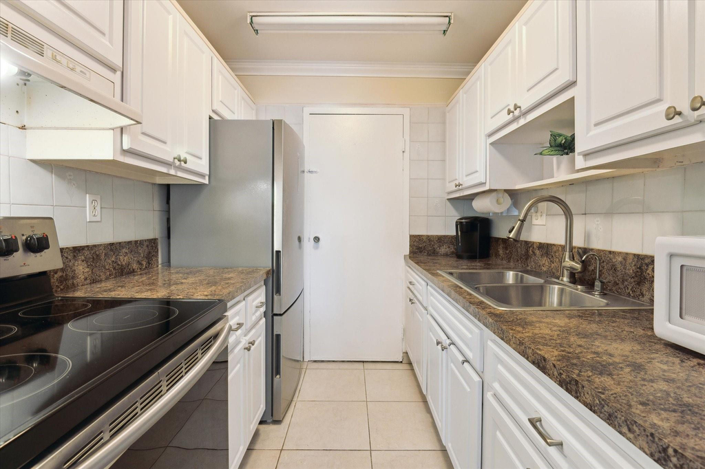 720 Orton Avenue - Photo 2