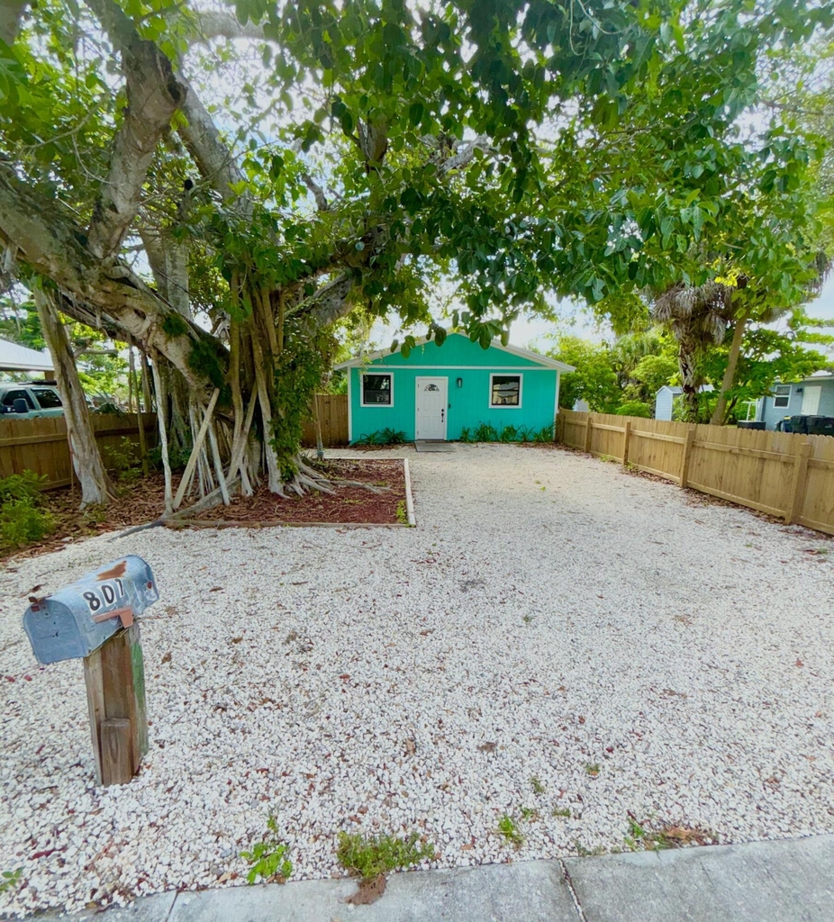 801 Central Avenue - Photo 1