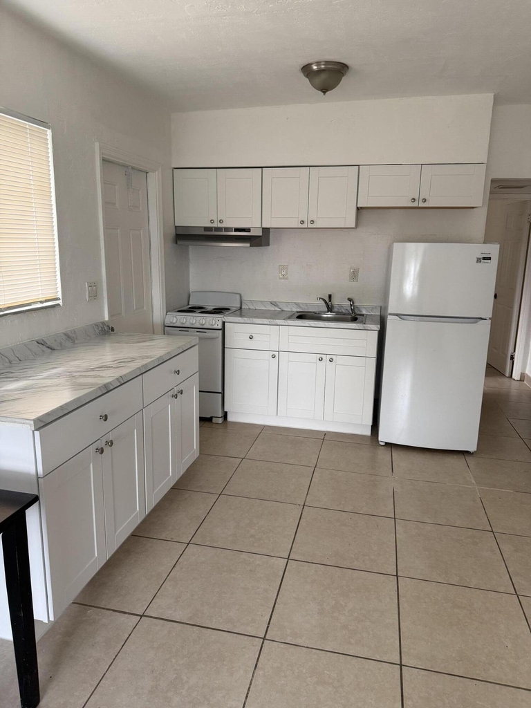 318 Ne 6th Street - Photo 8