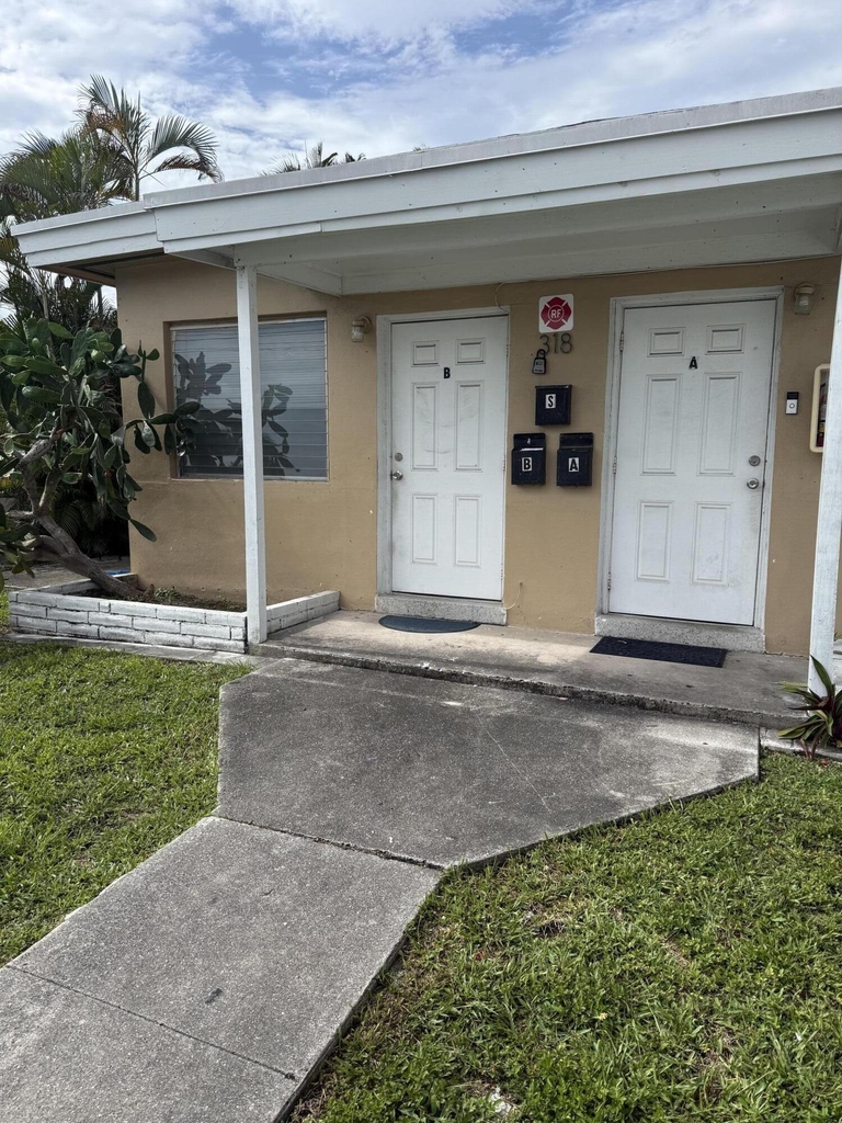 318 Ne 6th Street - Photo 0