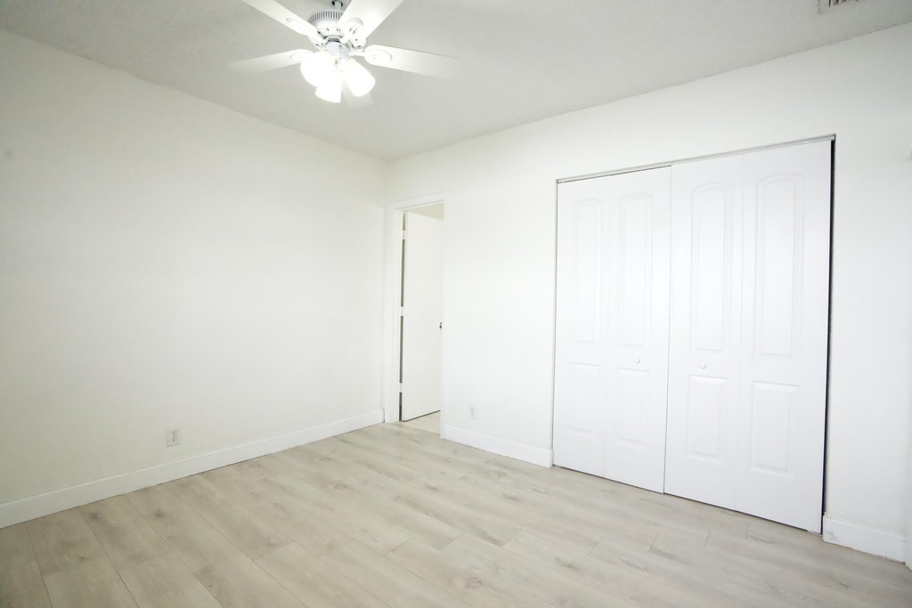 2646 Riverside Drive - Photo 9