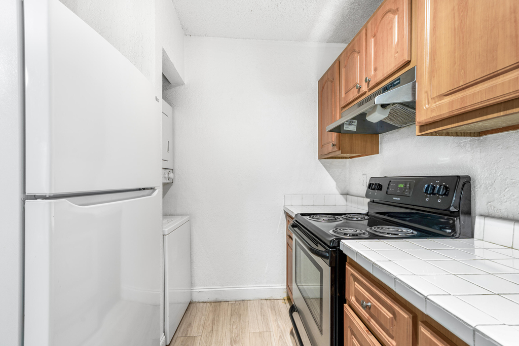 2646 Riverside Drive - Photo 5