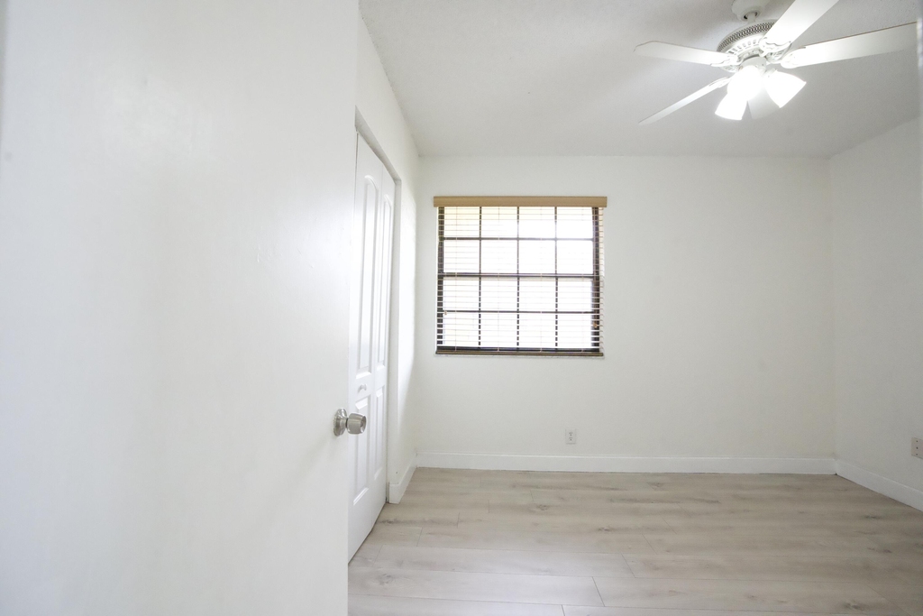2646 Riverside Drive - Photo 13