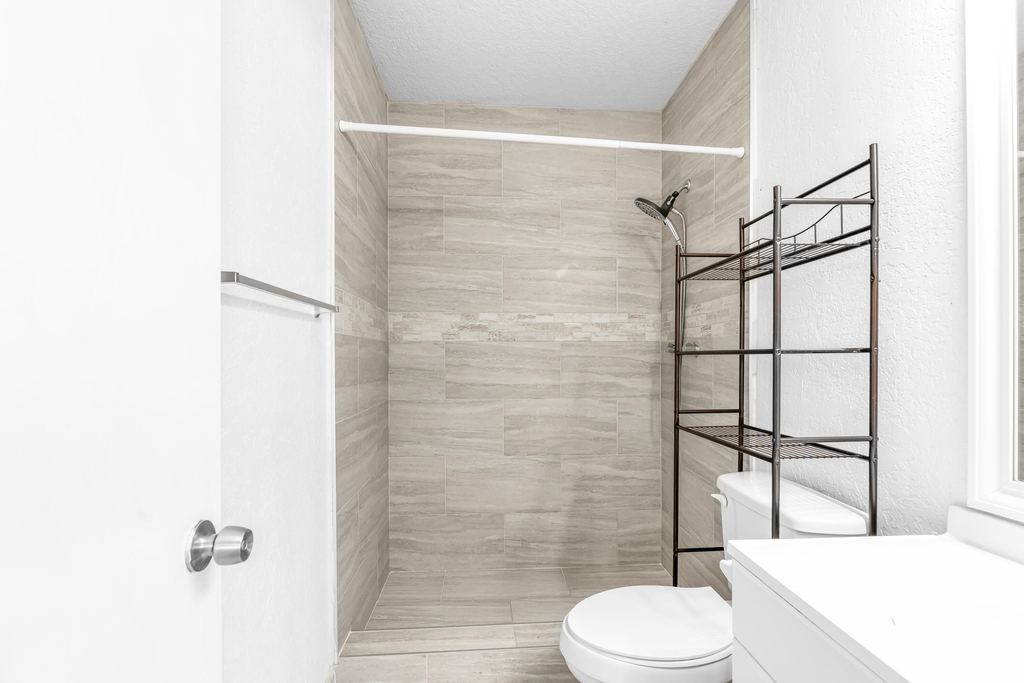 2646 Riverside Drive - Photo 10
