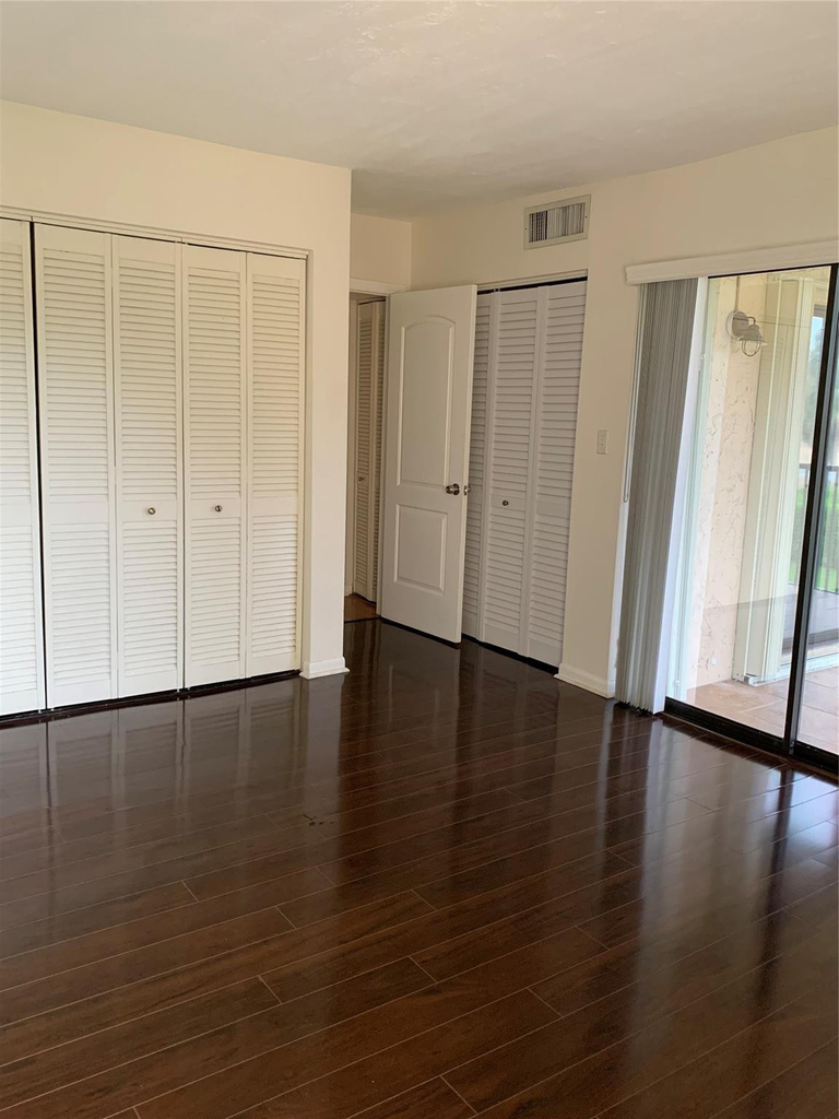 200 Jacaranda Country Club Drive - Photo 8
