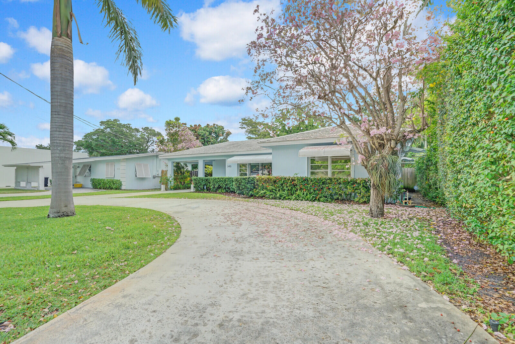 3410 Poinsettia Avenue - Photo 1