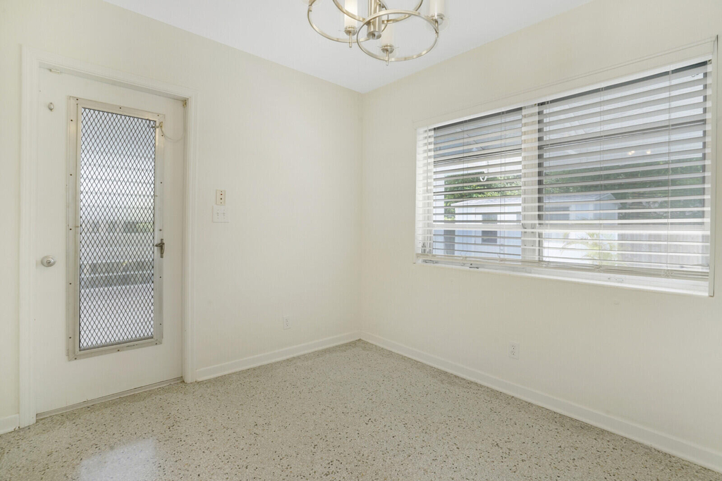 3410 Poinsettia Avenue - Photo 10