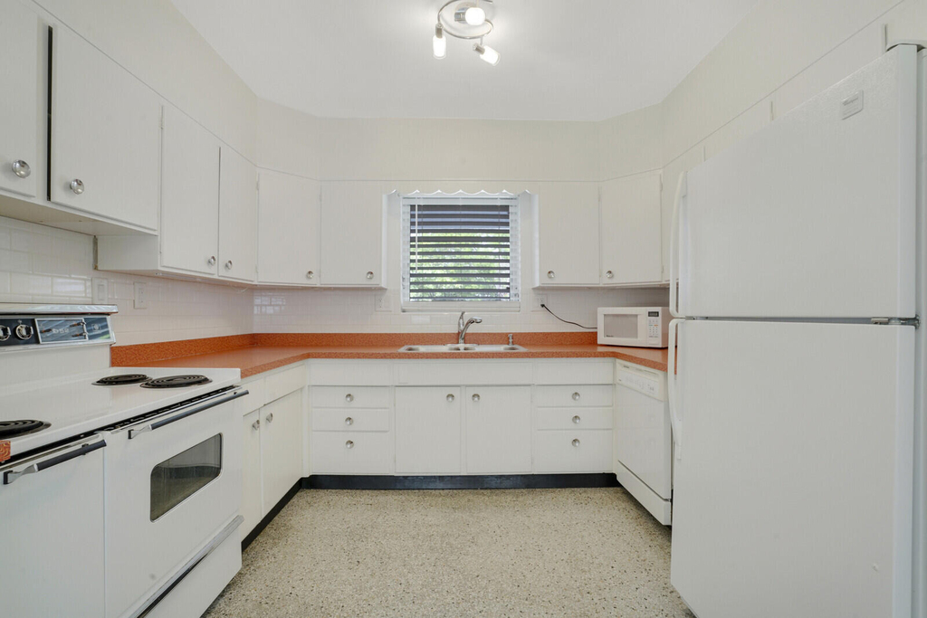 3410 Poinsettia Avenue - Photo 29