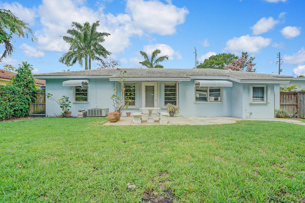 3410 Poinsettia Avenue - Photo 3
