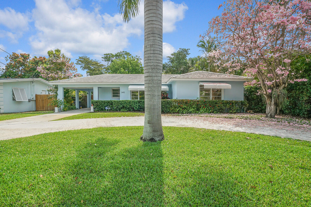 3410 Poinsettia Avenue - Photo 2