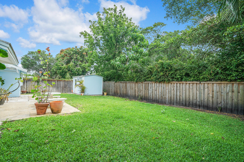 3410 Poinsettia Avenue - Photo 5