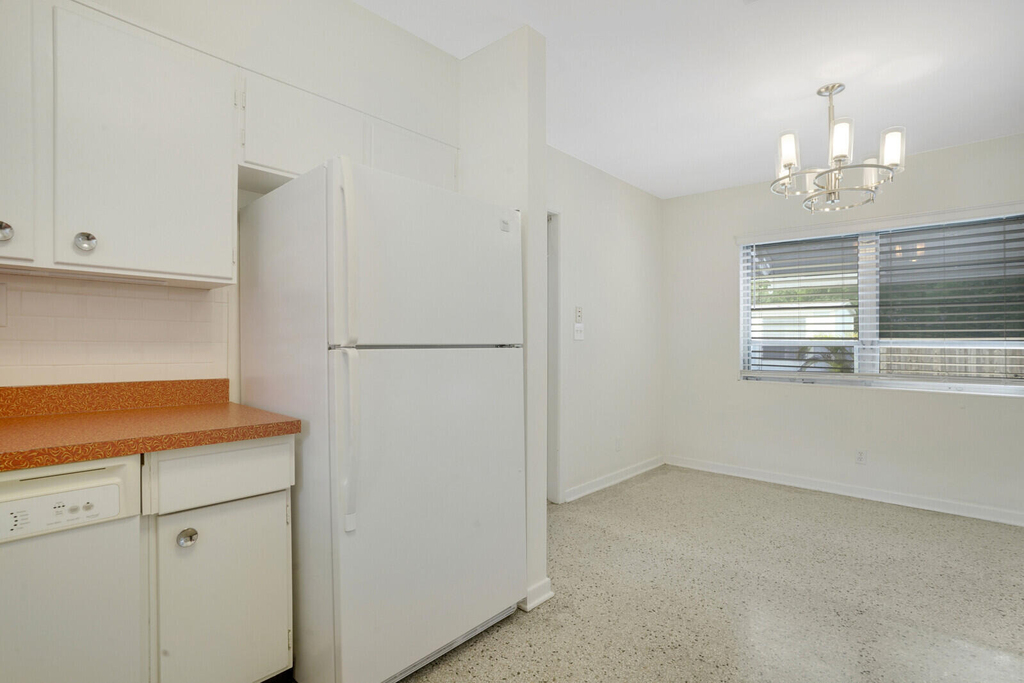 3410 Poinsettia Avenue - Photo 7