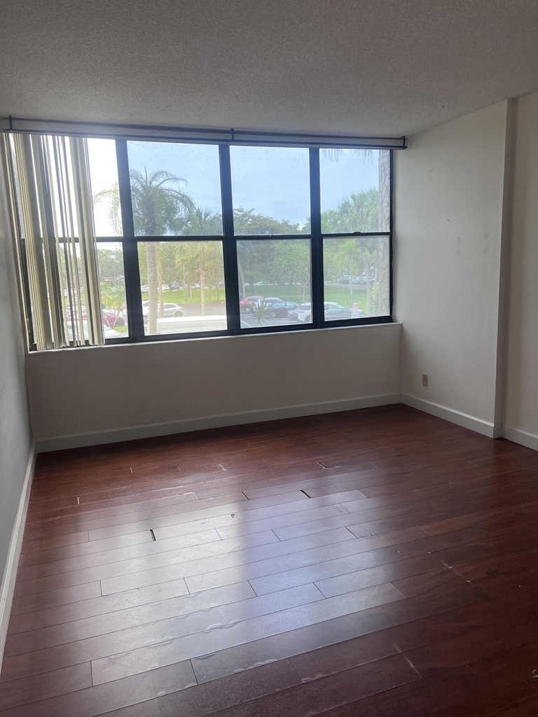 16300 Golf Club Road - Photo 4