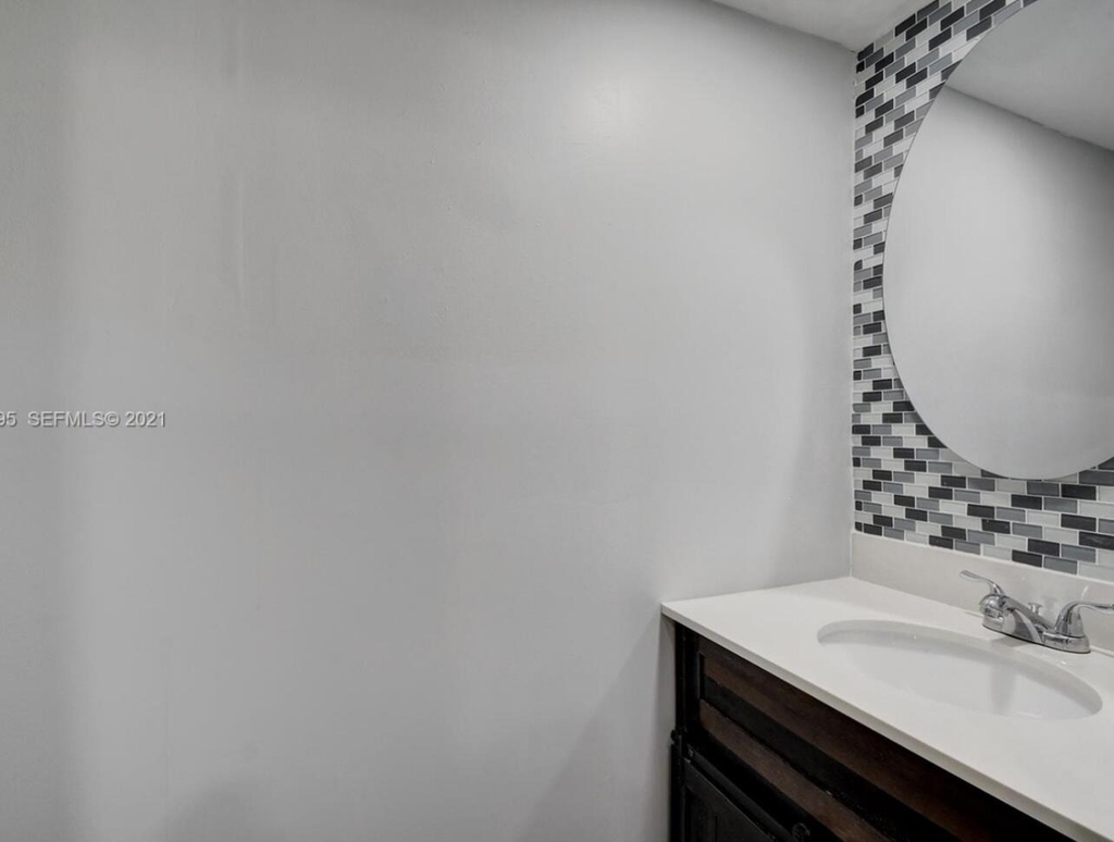 9270 Nw 40th Street - Photo 10