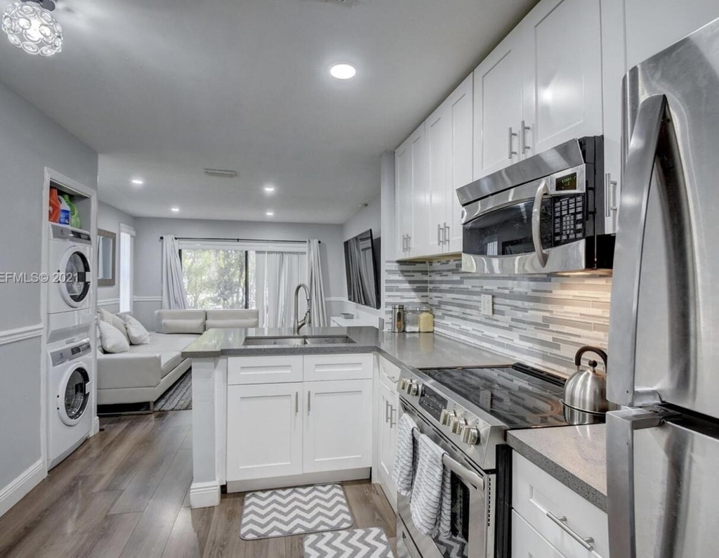 9270 Nw 40th Street - Photo 4