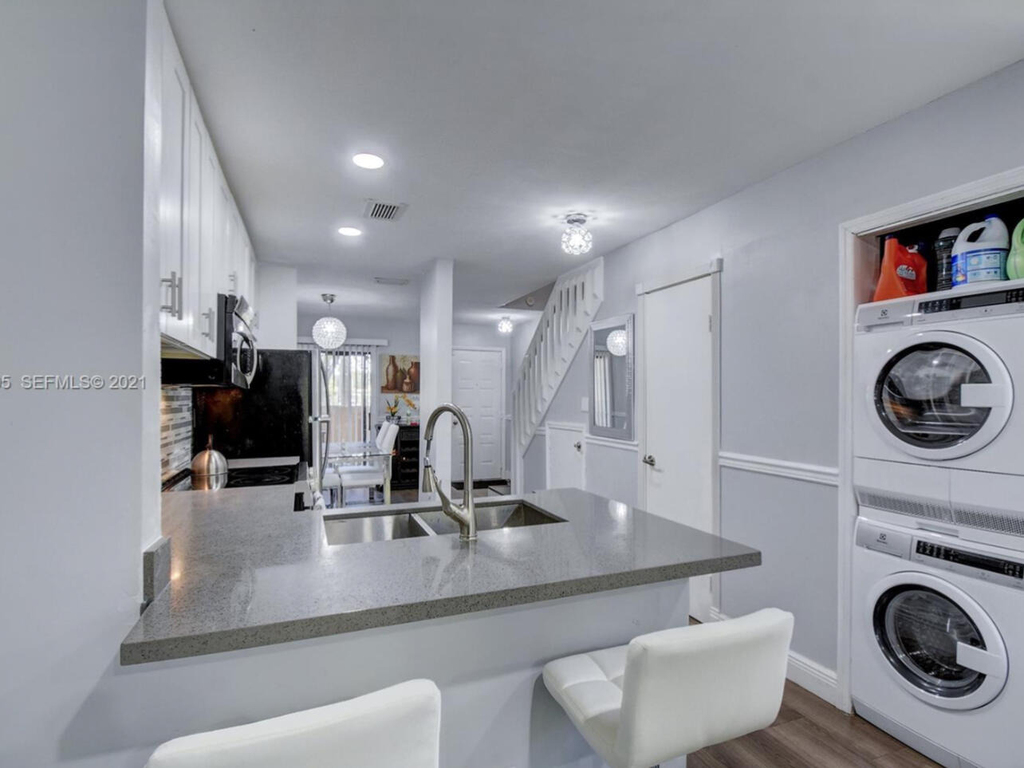 9270 Nw 40th Street - Photo 6