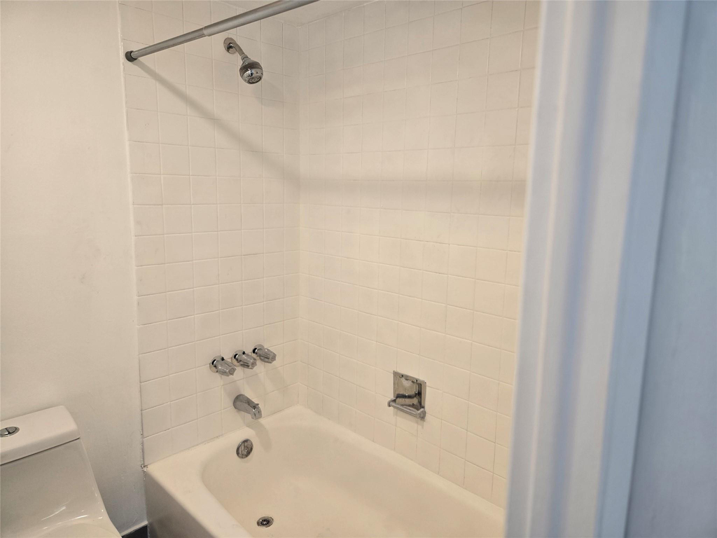 1100 Nw 87th Avenue - Photo 12